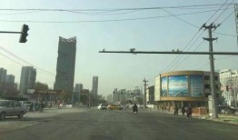 网友爆料高速路口视频播放,高速路口惊现视频播放，真相令人咋舌！